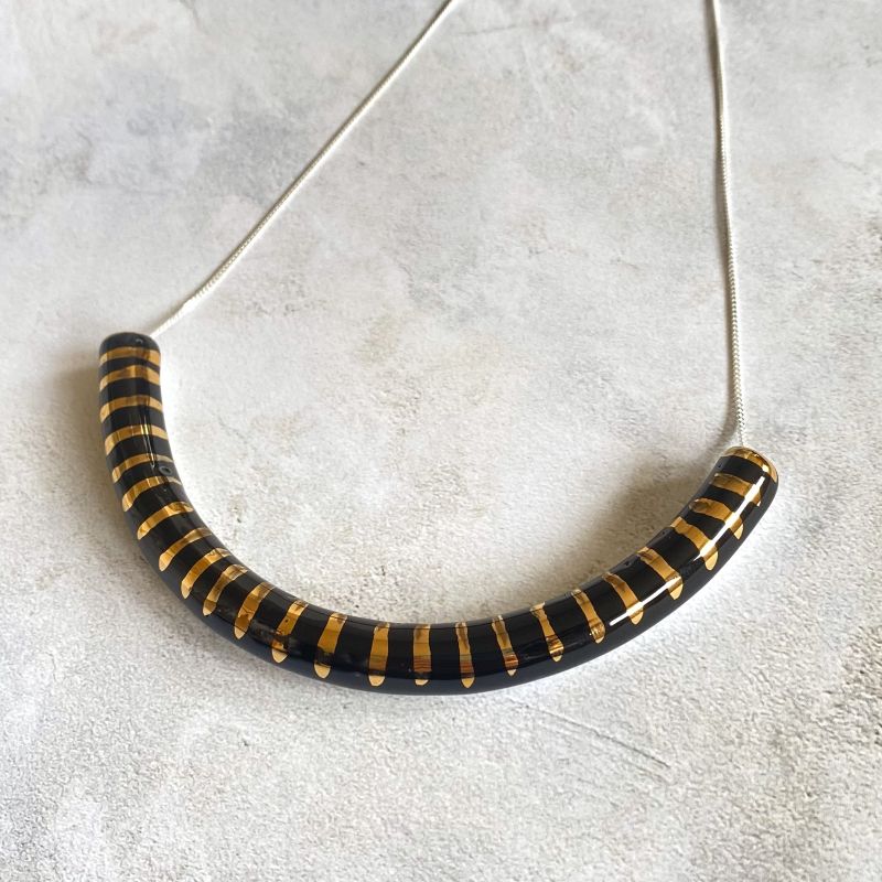 Nina Bosch 南アフリカ陶器 Black/Gold/stripesネックレス – Cradle 