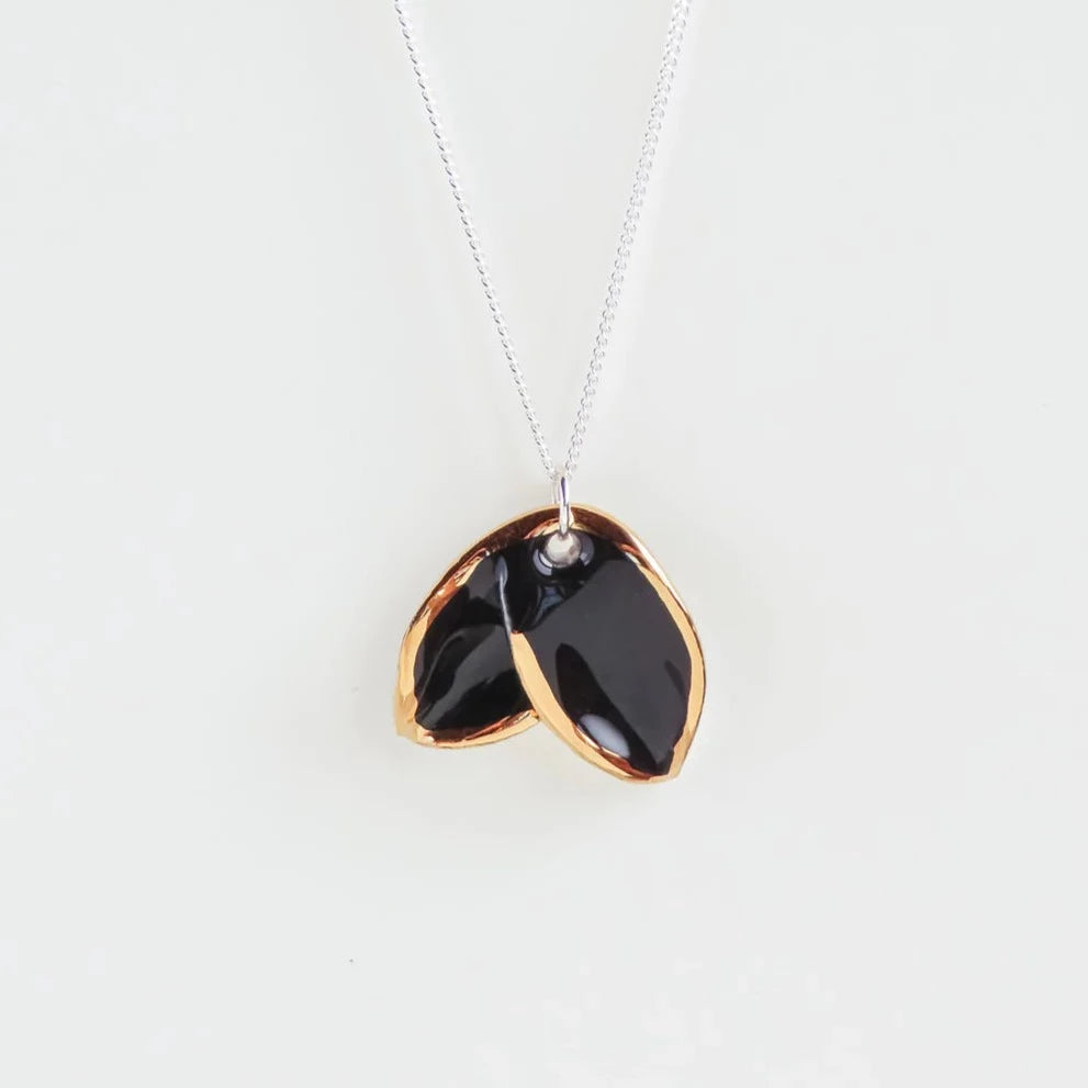 Nina Bosch 南アフリカ陶器 ワイルドオーキッド ネックレス(Black 
