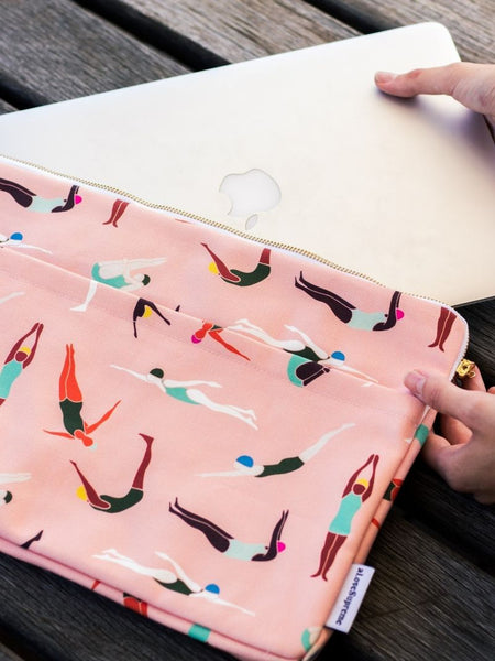 aLoveSupreme 13インチ　　　パソコンケース　ダイバーPink ポケット付き