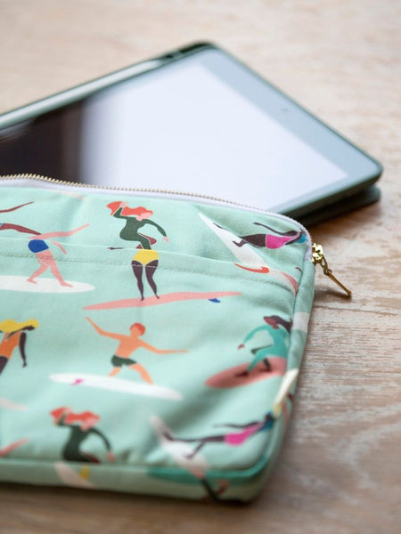 aLoveSupreme 13インチ　　　パソコンケース　サーファーMint ポケット付き