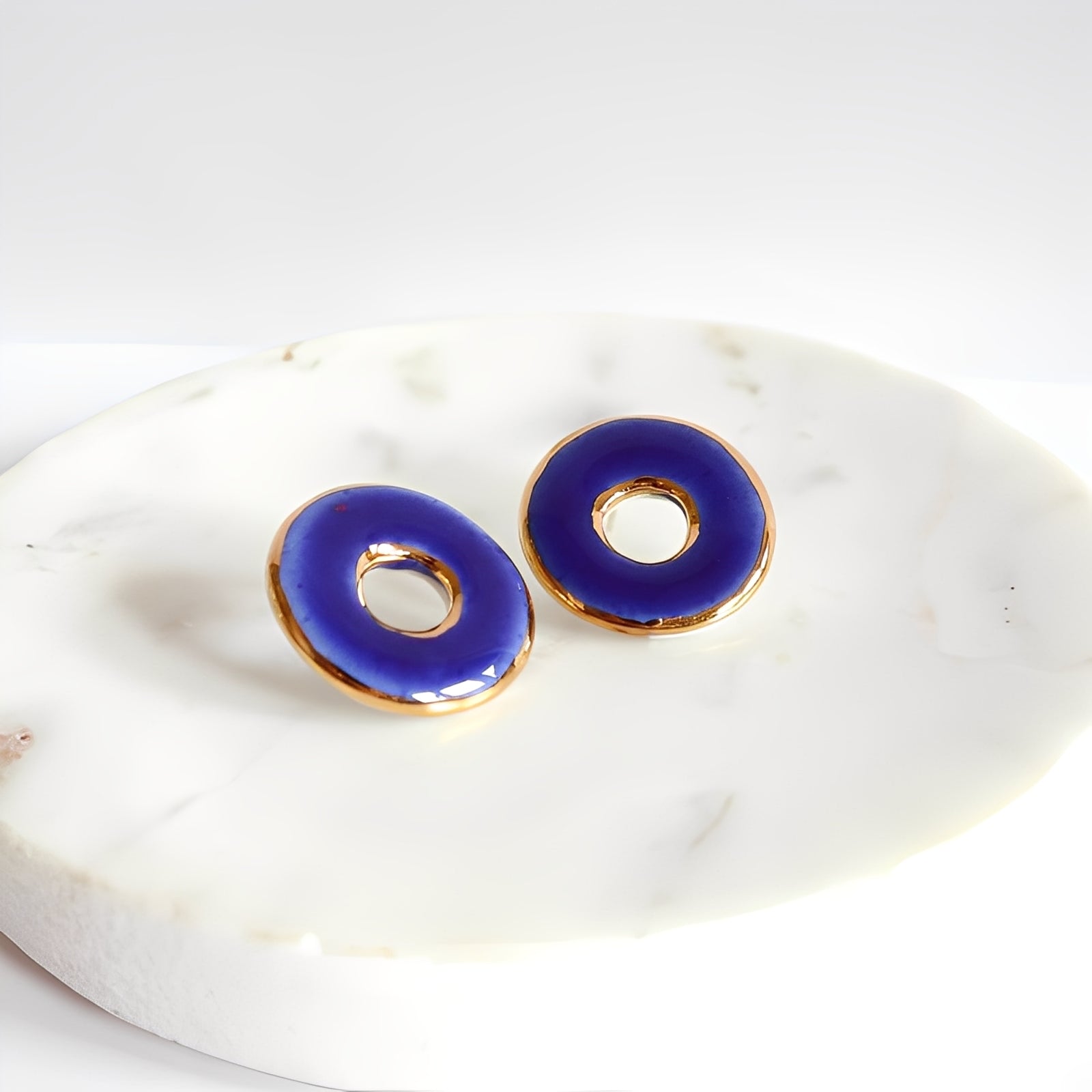 Nina Bosch 南アフリカ陶器 ラウンド ドーナツ ピアス(Blue)