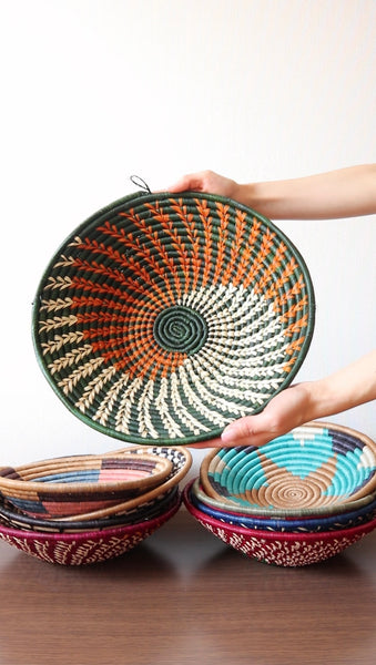 南アフリカ雑貨　手編みカゴ（Green/Orange/White）