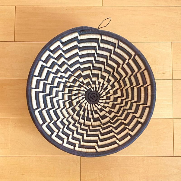 南アフリカ雑貨　手編みカゴ（Black/White）