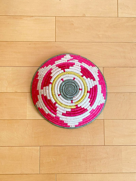 南アフリカ雑貨　手編みカゴ（Pink）