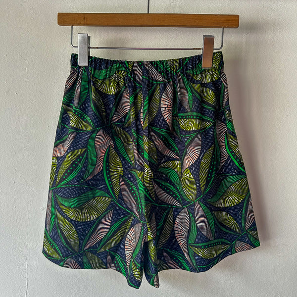 Cradle Handmadeアフリカ布ショートパンツ(Green leaves)