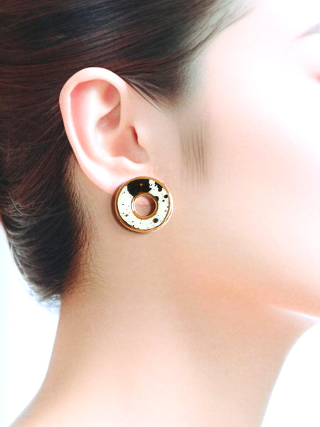 Nina Bosch 南アフリカ陶器 ラウンド ドーナツ ピアス(Nguni)