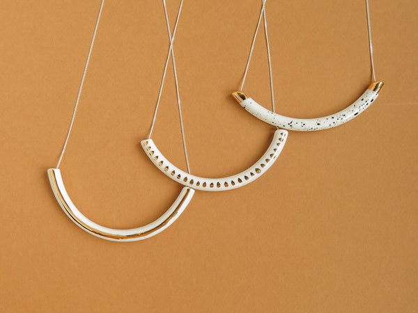 Nina Bosch 南アフリカ陶器 White/Gold/Linedネックレス