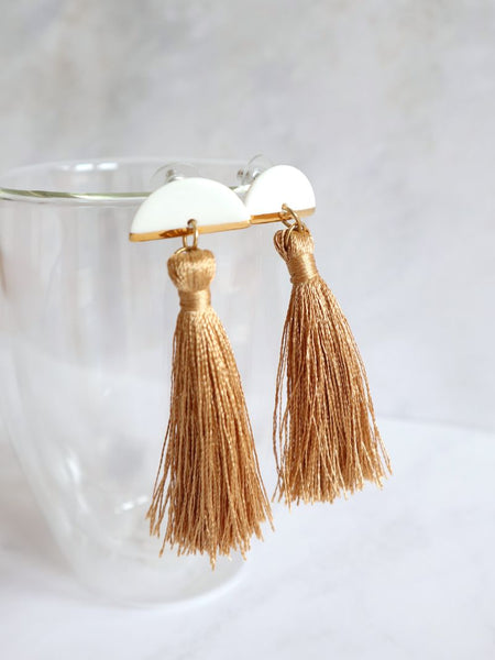 Nina Bosch 南アフリカ陶器 Halfmoon Tasselピアス(White)