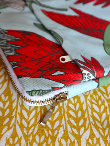 aLoveSupreme 13インチ　　　パソコンケース　プロテアBlue ポケット付き