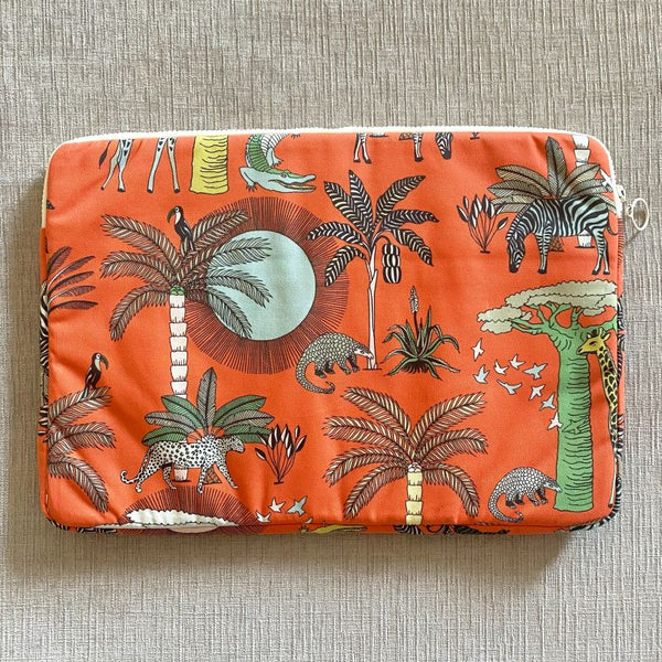 aLoveSupreme 15インチ　　　パソコンケース　アニマルキングダムOrange ポケット付き