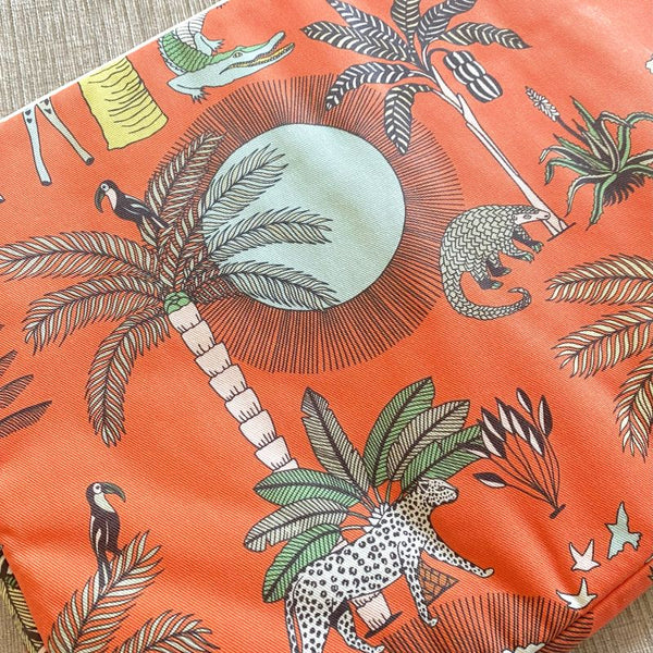 aLoveSupreme 15インチ　　　パソコンケース　アニマルキングダムOrange ポケット付き