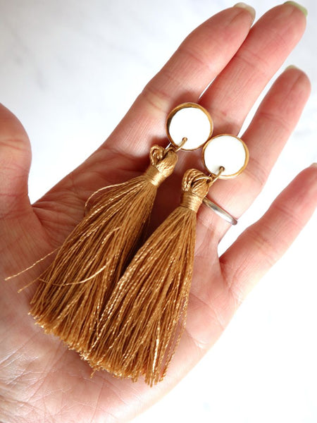 Nina Bosch 南アフリカ陶器 Round Tassel ピアス(S)(White)