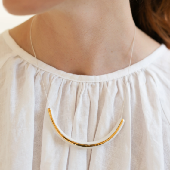 Nina Bosch 南アフリカ陶器 White/Gold/Linedネックレス