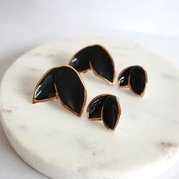 Nina Bosch 南アフリカ陶器 ワイルドオーキッド ピアス S (Black)