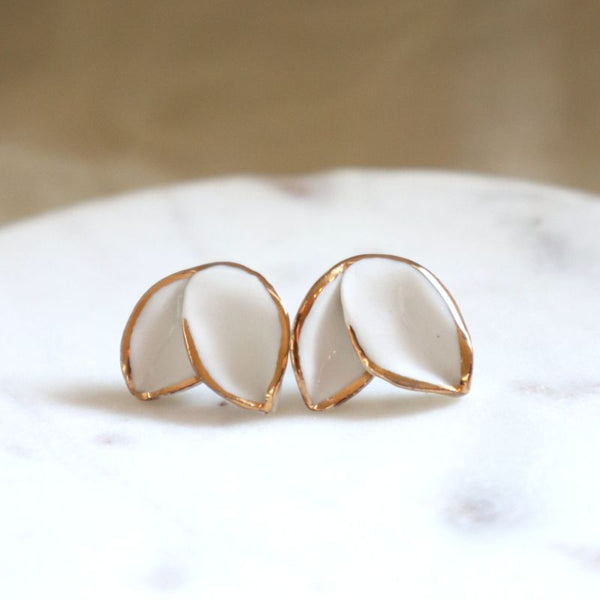 Nina Bosch 南アフリカ陶器 ワイルドオーキッド ピアス S (White)