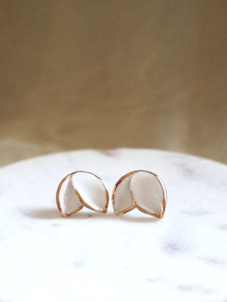 Nina Bosch 南アフリカ陶器 ワイルドオーキッド ピアス S (White)