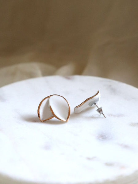 Nina Bosch 南アフリカ陶器 ワイルドオーキッド ピアス S (White)