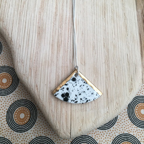 Nina Bosch 南アフリカ陶器  Triangle ネックレス(L)